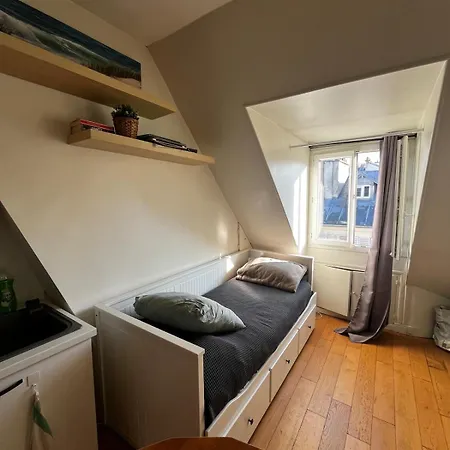 Lovely For Rent In 17 Parijs