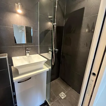 Appartement Lovely For Rent In 17 Parijs