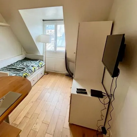 Lovely For Rent In 17